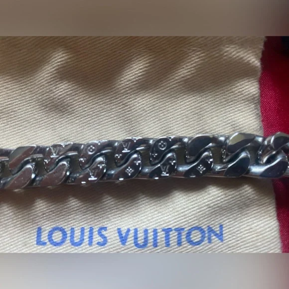 LV chain - Picture 2 of 4